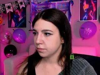 kiki-yourlove from CamSoda