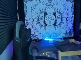 kikikrash from CamSoda