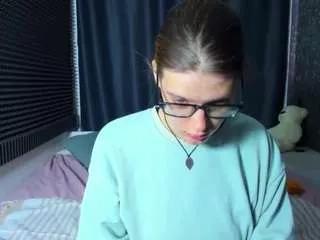 kikikrash from CamSoda