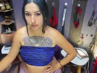 Discover our girls online shows and discover the company of countless livestreamers, with stunning shapes, sex toys and more.