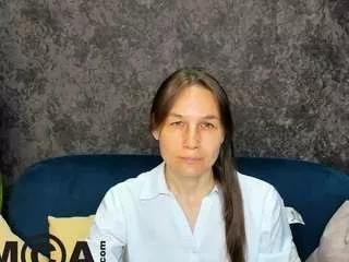 Discover our girls online shows and discover the company of countless livestreamers, with stunning shapes, sex toys and more.