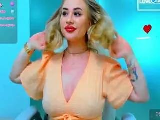 kinkyofficee from CamSoda