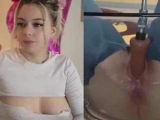 Discover our girls online shows and discover the company of countless livestreamers, with stunning shapes, sex toys and more.