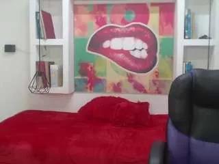 Discover our girls online shows and discover the company of countless livestreamers, with stunning shapes, sex toys and more.