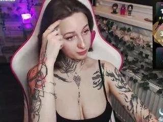 Discover our girls online shows and discover the company of countless livestreamers, with stunning shapes, sex toys and more.
