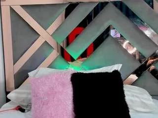 laraasweet from CamSoda