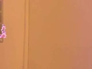 laracrofftt10 from CamSoda is Freechat