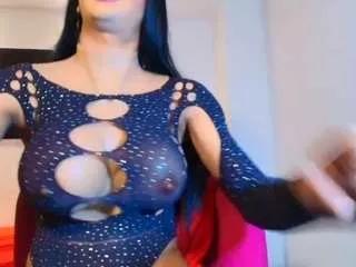 Discover our girls online shows and discover the company of countless livestreamers, with stunning shapes, sex toys and more.