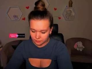 laura-whisper from CamSoda is Freechat