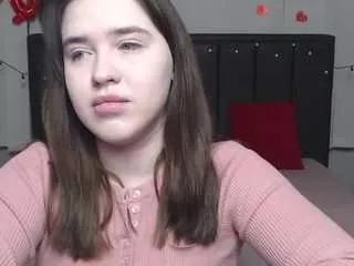 Discover our girls online shows and discover the company of countless livestreamers, with stunning shapes, sex toys and more.