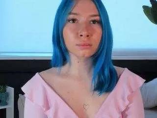 Discover our girls online shows and discover the company of countless livestreamers, with stunning shapes, sex toys and more.