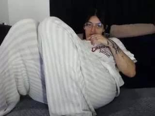 lesliee22 from CamSoda