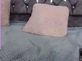 lesliee22 from CamSoda
