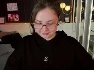 lilacmuse from CamSoda