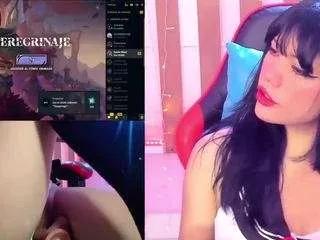 Discover our girls online shows and discover the company of countless livestreamers, with stunning shapes, sex toys and more.