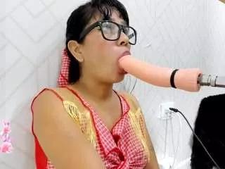 Discover our girls online shows and discover the company of countless livestreamers, with stunning shapes, sex toys and more.