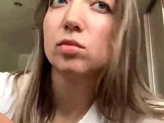 lilly-boo from CamSoda