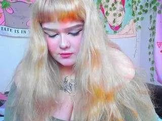 lilmilkylilly from CamSoda