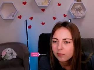 Discover our girls online shows and discover the company of countless livestreamers, with stunning shapes, sex toys and more.