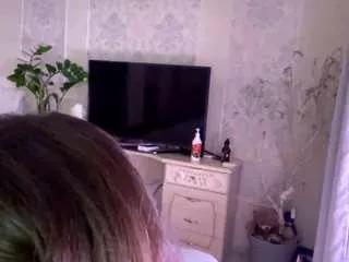 Discover our girls online shows and discover the company of countless livestreamers, with stunning shapes, sex toys and more.