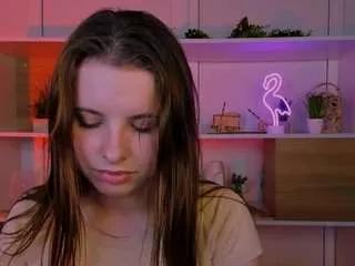 lola-swon from CamSoda is Freechat