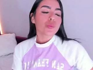 lovelyeyess from CamSoda is Freechat