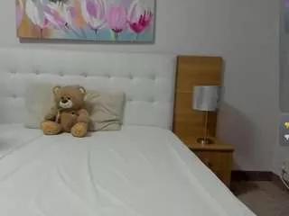 lovelysophie3 from CamSoda is Freechat