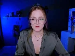 Discover our girls online shows and discover the company of countless livestreamers, with stunning shapes, sex toys and more.