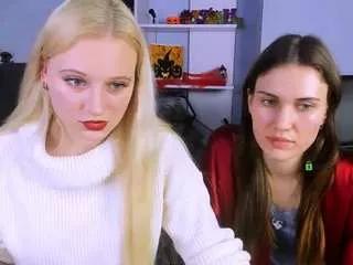 luna-blooming from CamSoda is Freechat