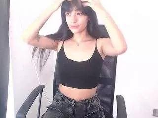 Discover our girls online shows and discover the company of countless livestreamers, with stunning shapes, sex toys and more.