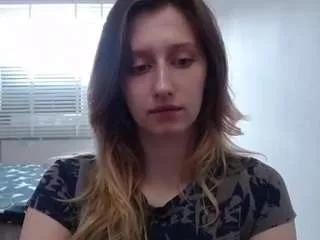 Discover our girls online shows and discover the company of countless livestreamers, with stunning shapes, sex toys and more.