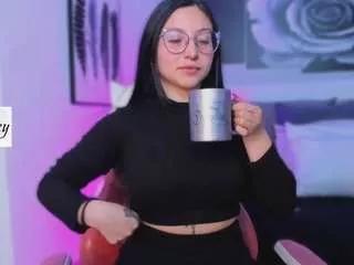 luucyjoness from CamSoda