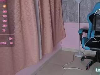 Discover our girls online shows and discover the company of countless livestreamers, with stunning shapes, sex toys and more.