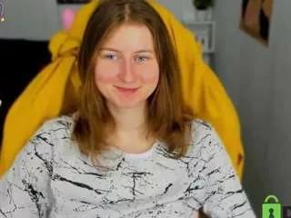 Discover our girls online shows and discover the company of countless livestreamers, with stunning shapes, sex toys and more.