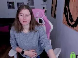 Discover our girls online shows and discover the company of countless livestreamers, with stunning shapes, sex toys and more.