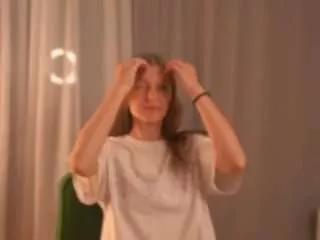 Discover our girls online shows and discover the company of countless livestreamers, with stunning shapes, sex toys and more.