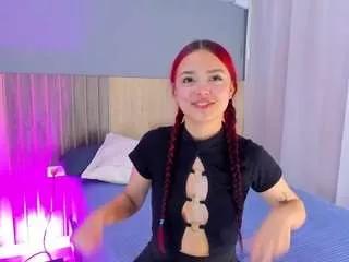 Discover our girls online shows and discover the company of countless livestreamers, with stunning shapes, sex toys and more.