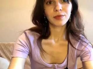 Discover our girls online shows and discover the company of countless livestreamers, with stunning shapes, sex toys and more.