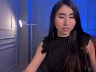 Discover our girls online shows and discover the company of countless livestreamers, with stunning shapes, sex toys and more.