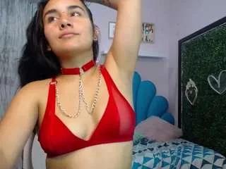 Discover our girls online shows and discover the company of countless livestreamers, with stunning shapes, sex toys and more.