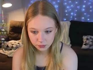 Discover our girls online shows and discover the company of countless livestreamers, with stunning shapes, sex toys and more.