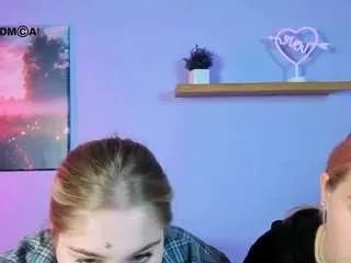 Discover our girls online shows and discover the company of countless livestreamers, with stunning shapes, sex toys and more.