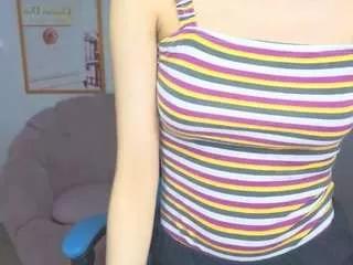 Discover our girls online shows and discover the company of countless livestreamers, with stunning shapes, sex toys and more.