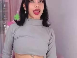 Discover our girls online shows and discover the company of countless livestreamers, with stunning shapes, sex toys and more.