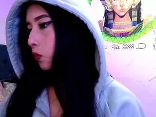 Discover our girls online shows and discover the company of countless livestreamers, with stunning shapes, sex toys and more.