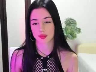 Discover our girls online shows and discover the company of countless livestreamers, with stunning shapes, sex toys and more.