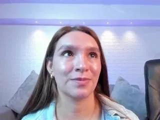 Discover our girls online shows and discover the company of countless livestreamers, with stunning shapes, sex toys and more.