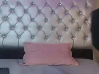 Photos of miakiss1980 from CamSoda is Freechat