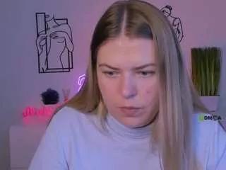 miraella from CamSoda is Freechat
