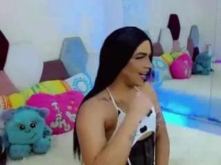 miss-adriana from CamSoda